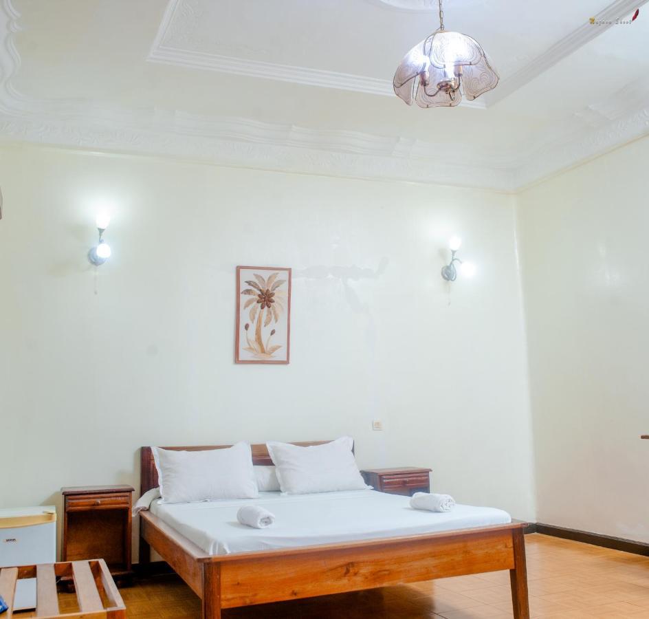 Lotus Hotel Antsiranana Buitenkant foto