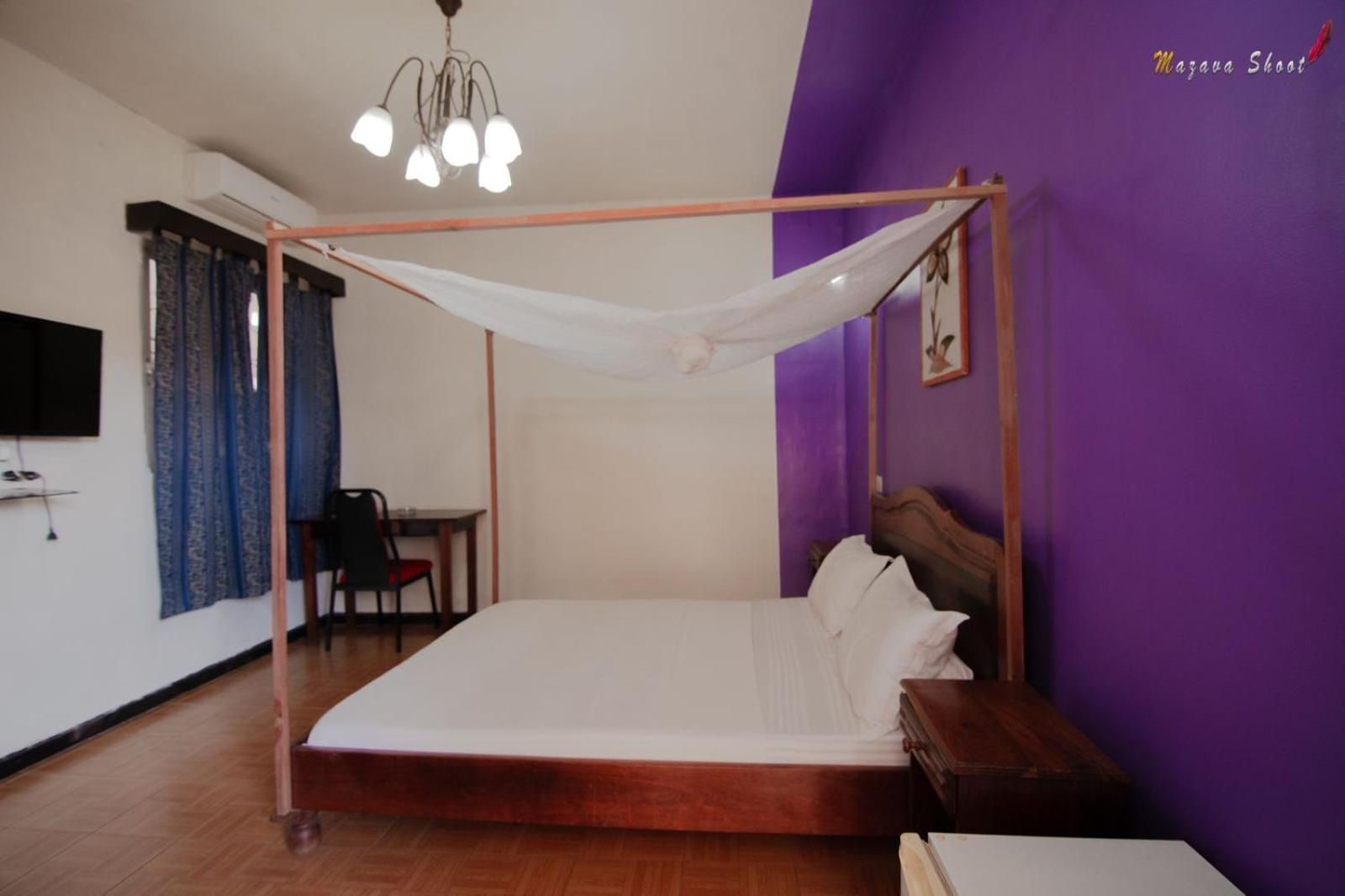 Lotus Hotel Antsiranana Buitenkant foto