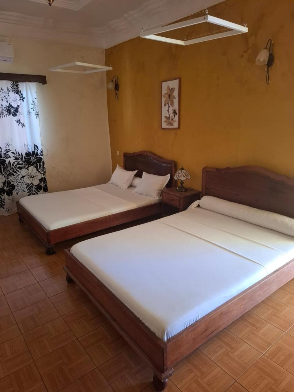 Lotus Hotel Antsiranana Buitenkant foto